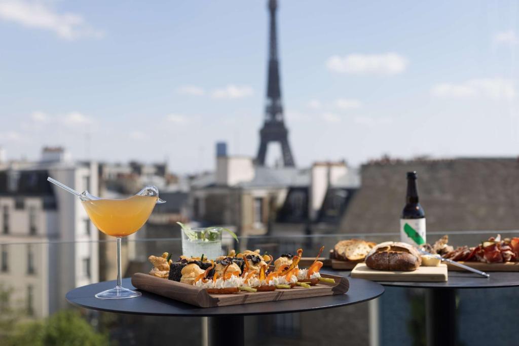 Hotels in Paris with Eiffel Tower view-Hotel Canopy By Hilton Paris Trocadero- photo