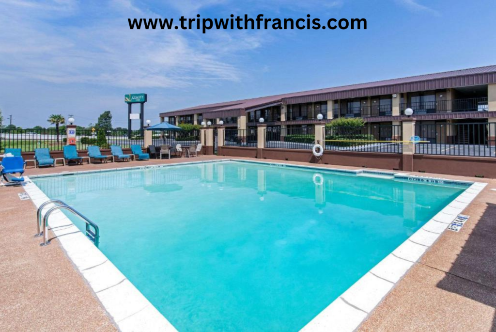 hotels in paris tx: Hotel Quality Inn paris tx - photo - @tripwithfrancis